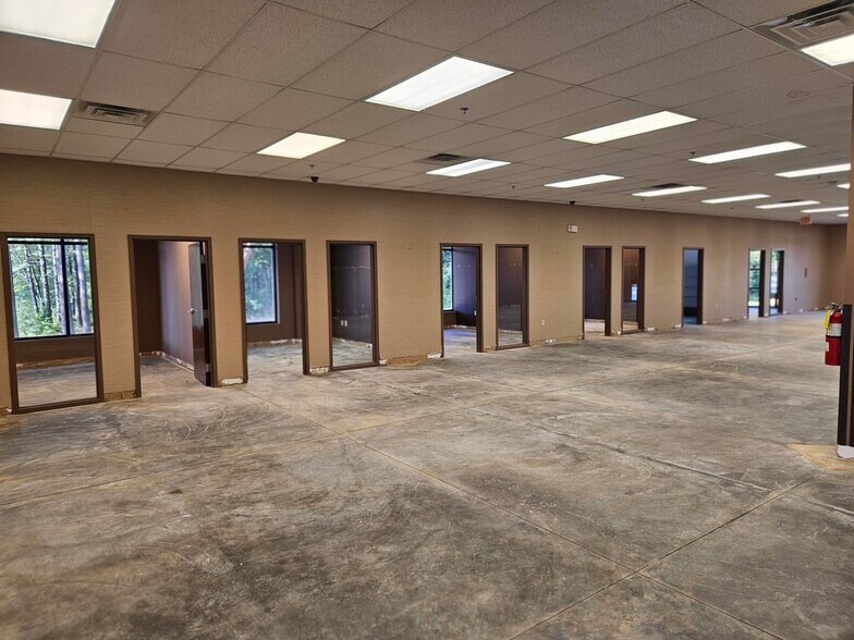 More Photos Of 3750 Naturally Fresh Blvd, Atlanta Office For Lease