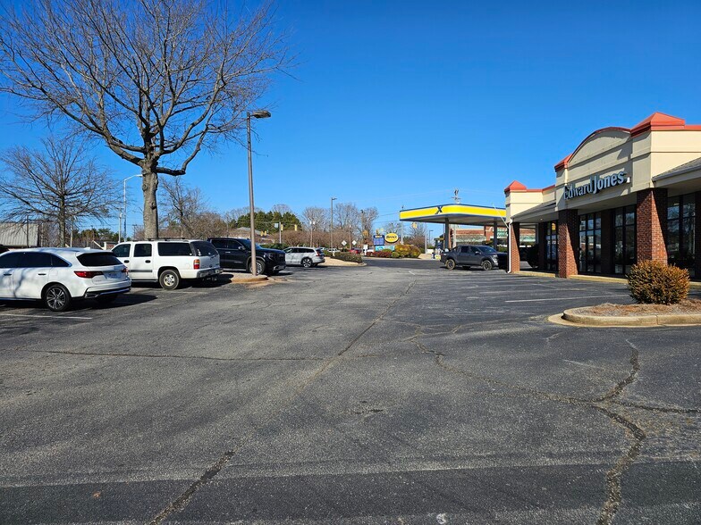 More Photos Of 420 The Parkway, Greer General Retail For Sale