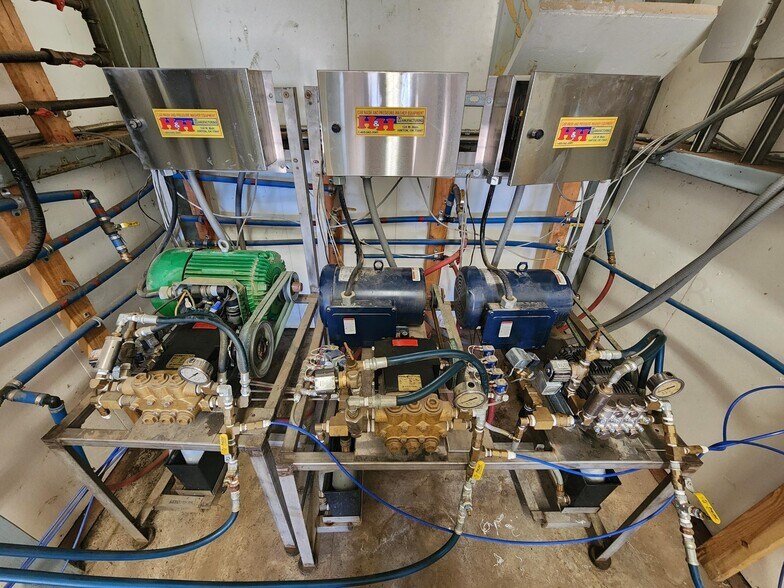 More Photos Of 2001 E Oklahome Ave, Wheeler Carwash For Sale