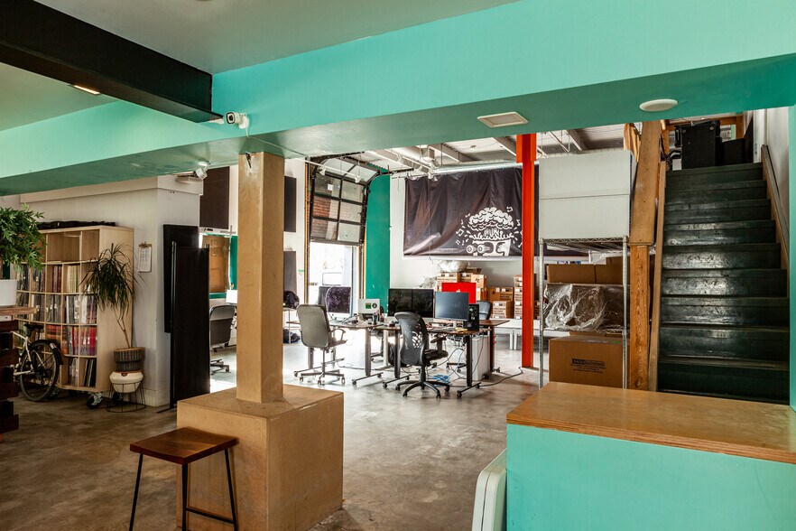 More Photos Of 4 Carlaw Ave, Toronto Warehouse For Lease