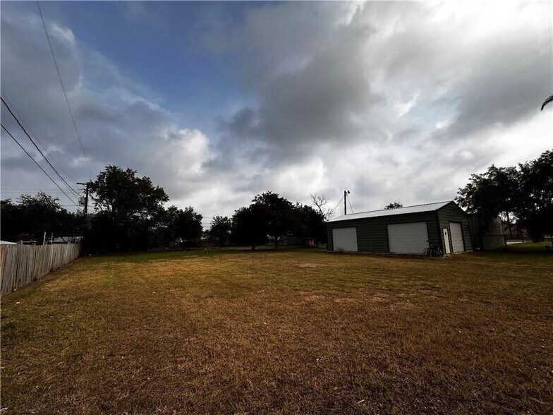 More Photos Of 908 TX-359, Mathis Light Manufacturing For Sale