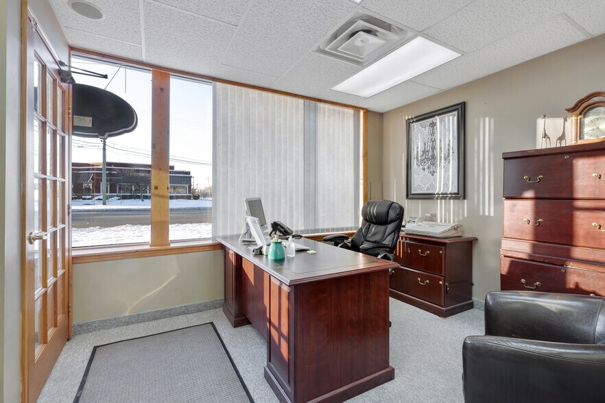 More Photos Of 14012 Eureka Rd, Southgate Medical For Lease