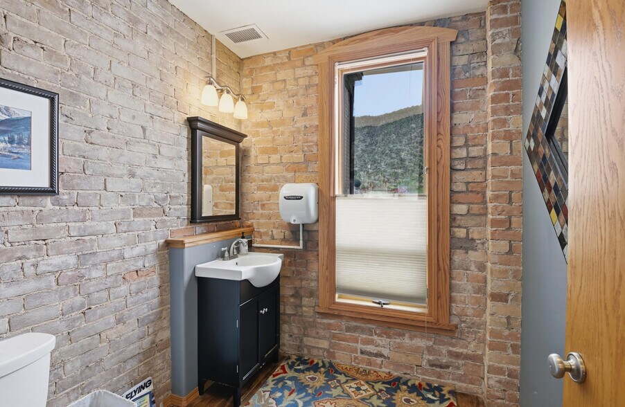 More Photos Of 713 Cooper Ave, Glenwood Springs General Retail For Sale