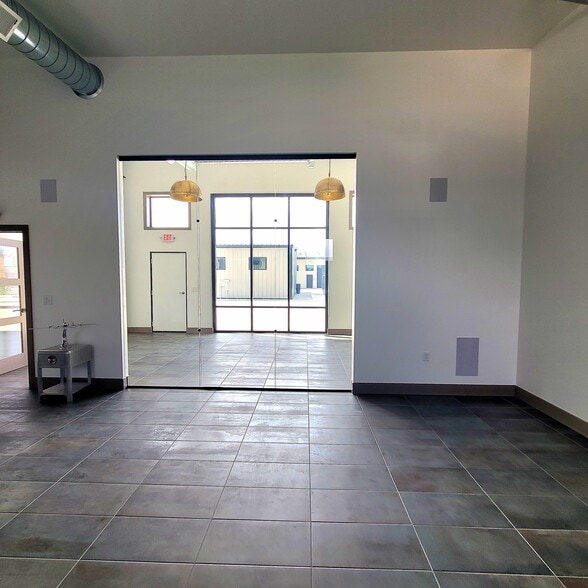 More Photos Of 2975 Heartland Dr, Grand Forks Flex For Sale