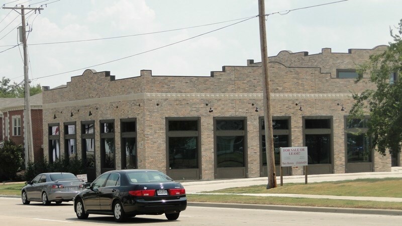 More Photos Of 320 E Main St, Lewisville Office For Lease