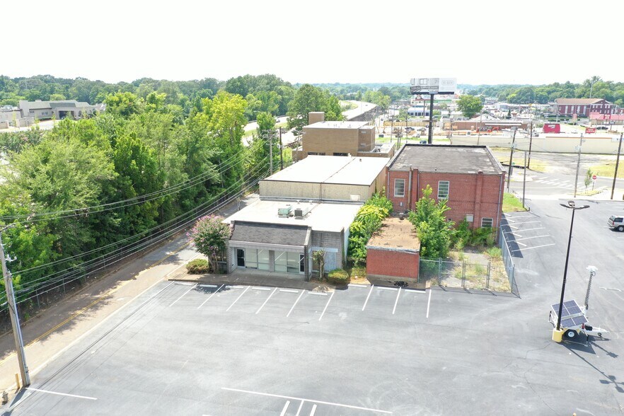 More Photos Of 3393-3437 Summer Ave, Memphis Storefront For Lease