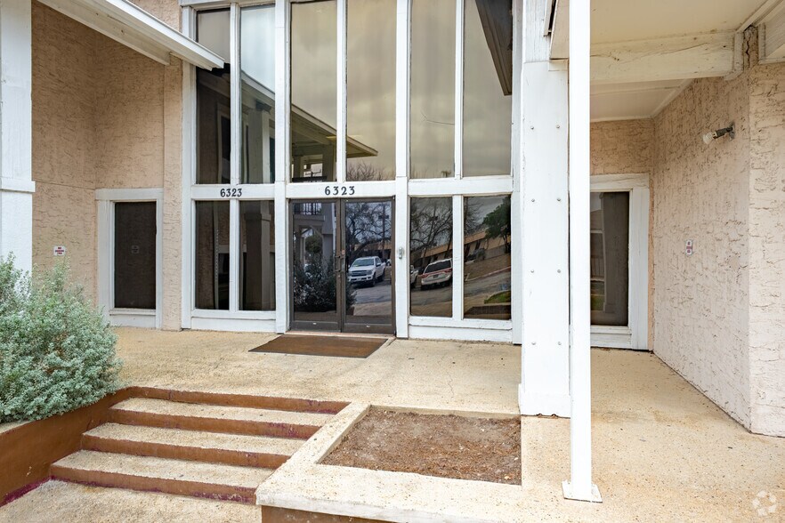 More Photos Of 6323 Sovereign Dr, San Antonio Office For Sale