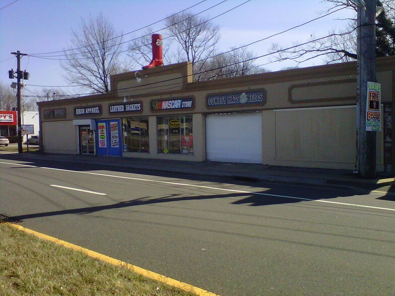 More Photos Of 1518-1520 Sunrise Hwy, Bay Shore Showroom For Sale