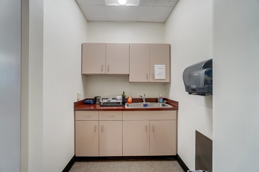 More Photos Of 2025 E 4th St, Lima Light Manufacturing For Sale