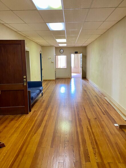 More Photos Of 212 N College Ave, Clarksville Religious Facility For Sale