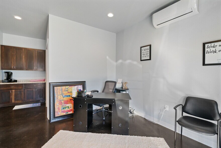 More Photos Of 1507 Ranger Hwy, Weatherford Warehouse For Lease