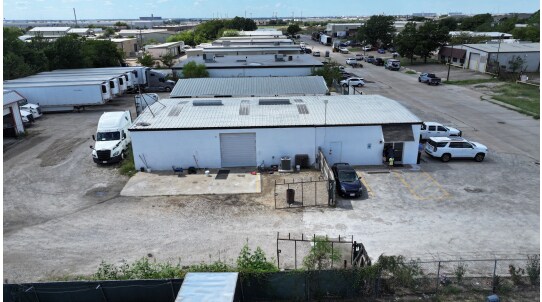 More Photos Of 4212 Garland Dr, Haltom City Warehouse For Lease