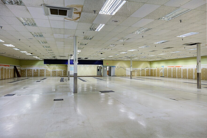 More Photos Of 75-81 Vandenburgh Ave, Troy General Retail For Lease