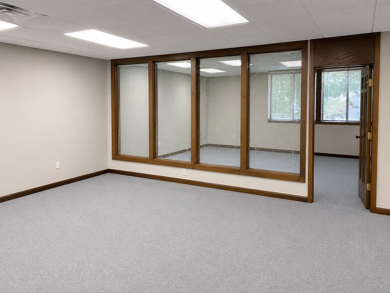 More Photos Of 156-158 Orange Ave, Walden Medical For Lease