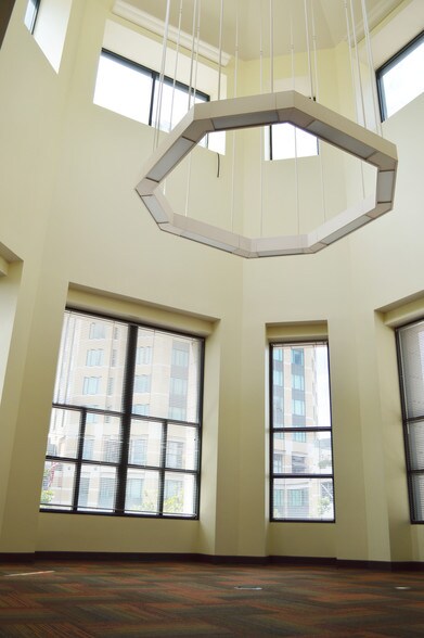 More Photos Of 499 14th St, Oakland Unknown For Lease