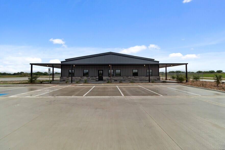 More Photos Of 4084 Gulfstream Dr, Bryan Warehouse For Sale