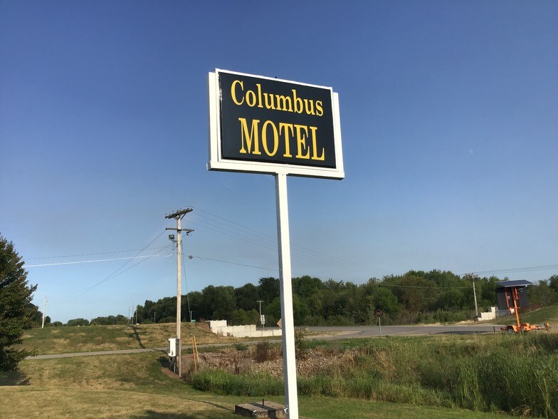 More Photos Of 265 Colonels Dr, Columbus Junction Hotel For Sale