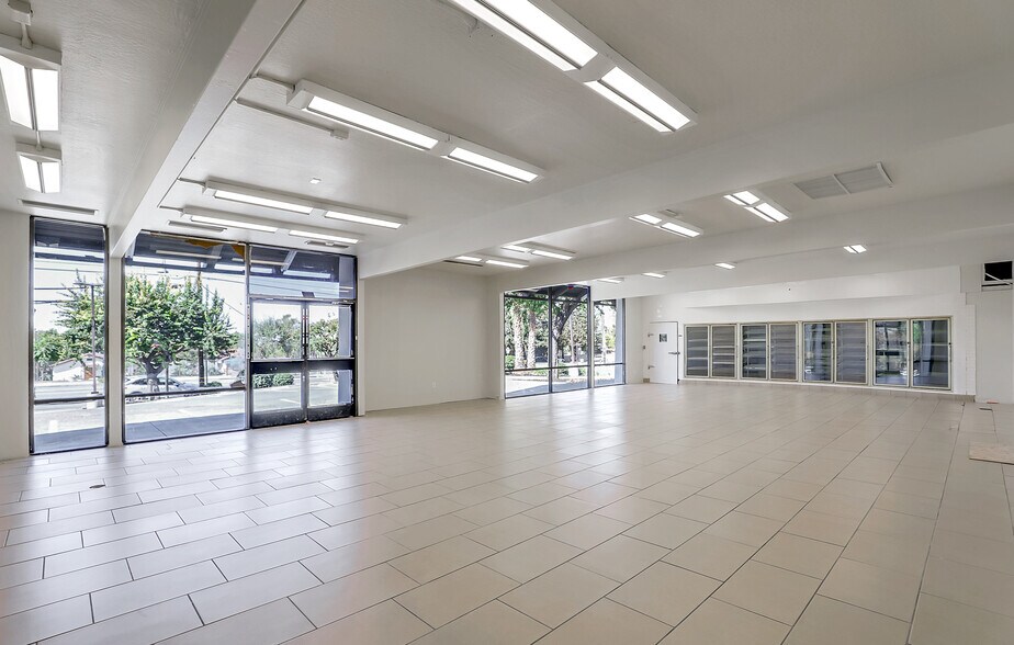 More Photos Of 190 Washington Blvd, Fremont Freestanding For Lease