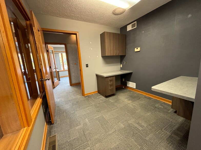 More Photos Of 2121 Abbott Rd, East Lansing Office For Sale