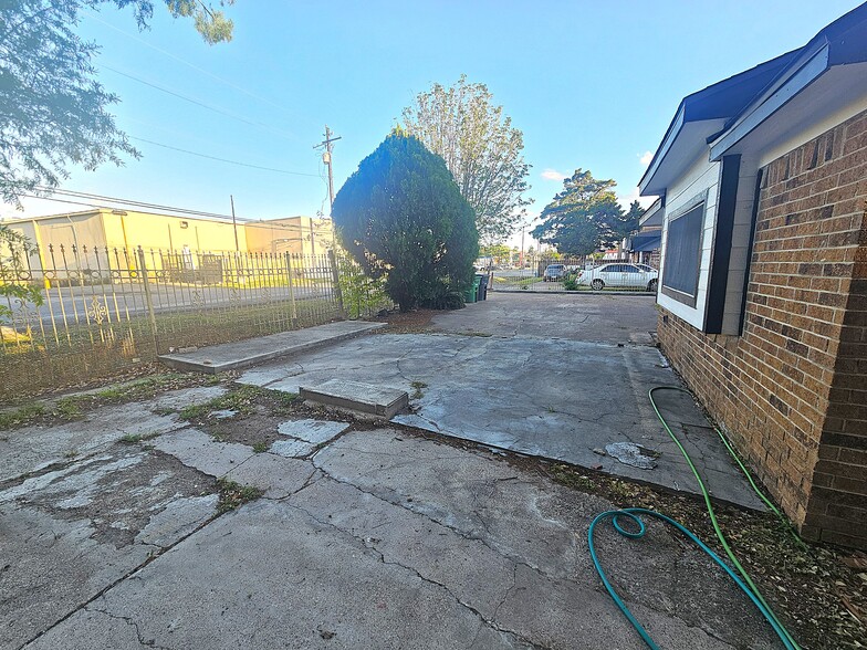 More Photos Of 2131 Campbell Rd, Houston Schools For Sale
