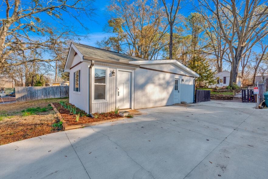 More Photos Of , Marietta Unknown For Sale