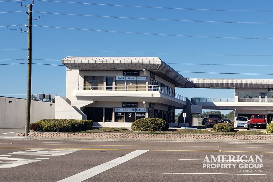 More Photos Of 2345 Bee Ridge Rd, Sarasota Storefront Retail Office For Sale