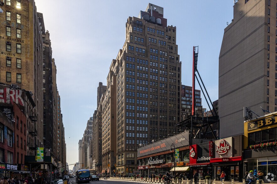 More Photos Of 589 Eighth Ave, New York Loft Creative Space For Lease
