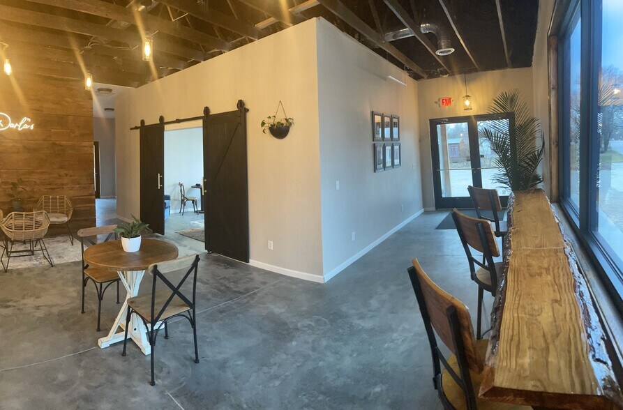 More Photos Of 200 Highlandville Rd, Highlandville Restaurant For Sale