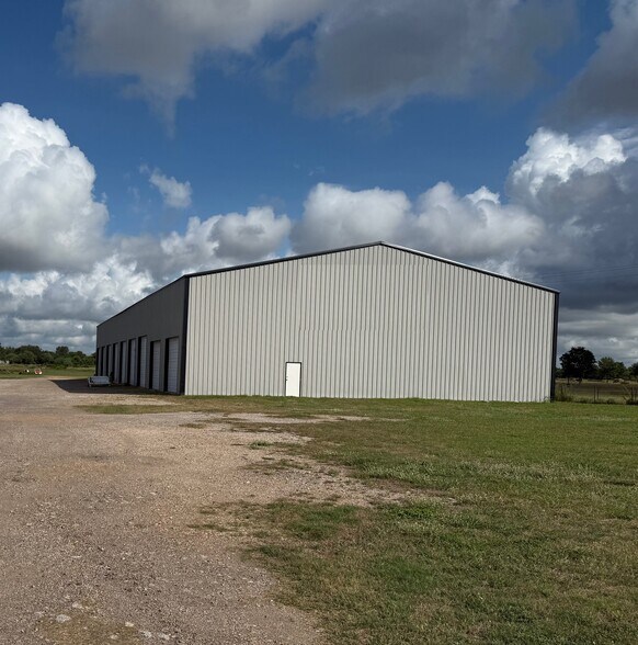 More Photos Of 15292 US 59 N hwy, Inez Warehouse For Sale