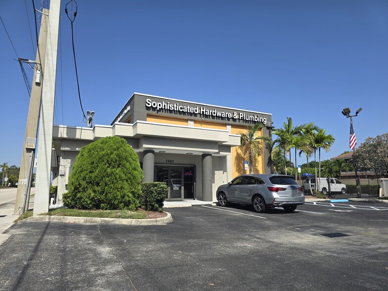 More Photos Of 1583 E Oakland Park Blvd, Oakland Park Freestanding For Sale