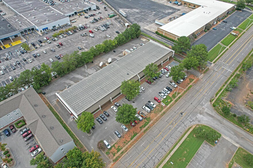More Photos Of 1555 The Boardwalk, Huntsville Office For Lease