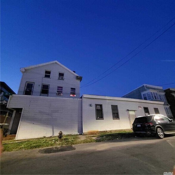 More Photos Of 110-01 15 Ave, College Point Warehouse For Sale