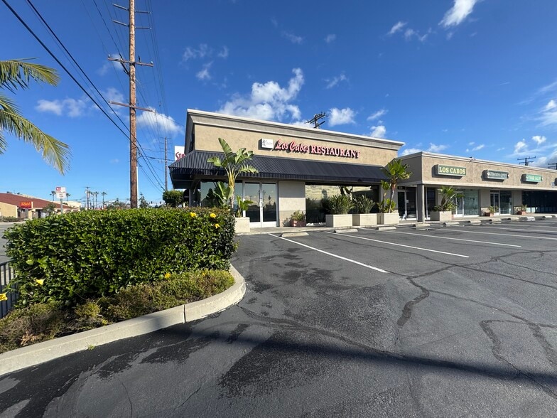 More Photos Of 821-843 N Tustin St, Orange Storefront For Lease