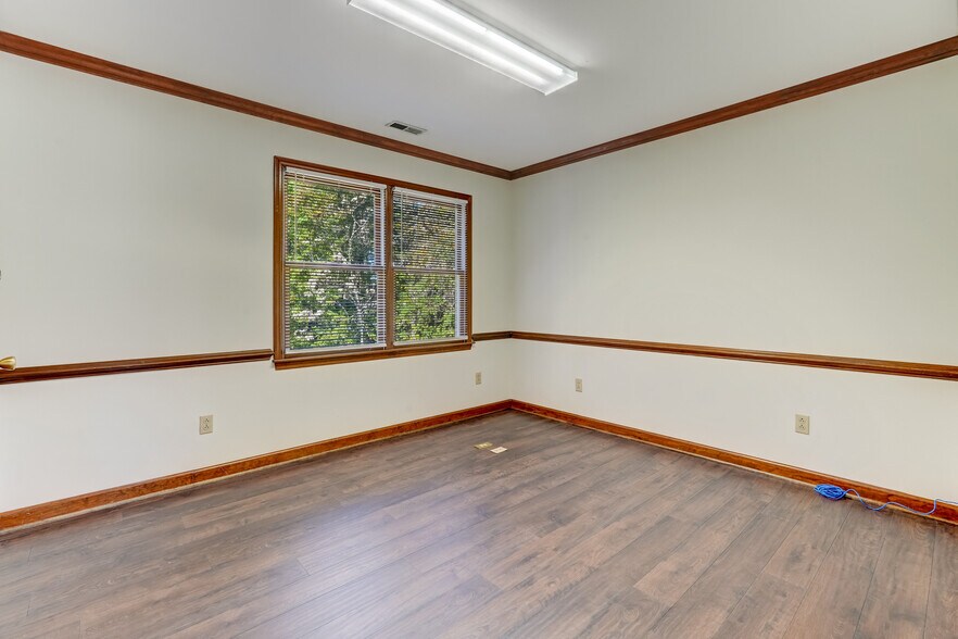 More Photos Of 1311 Freeway Dr, Reidsville Office For Lease
