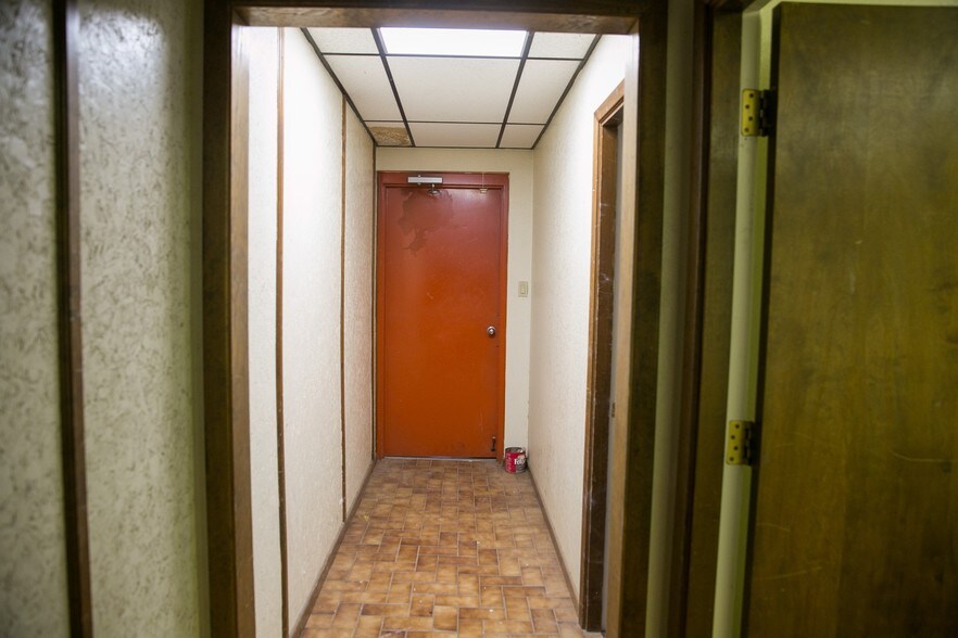 More Photos Of 165 E Southern Ave, Mesa Loft Creative Space For Lease