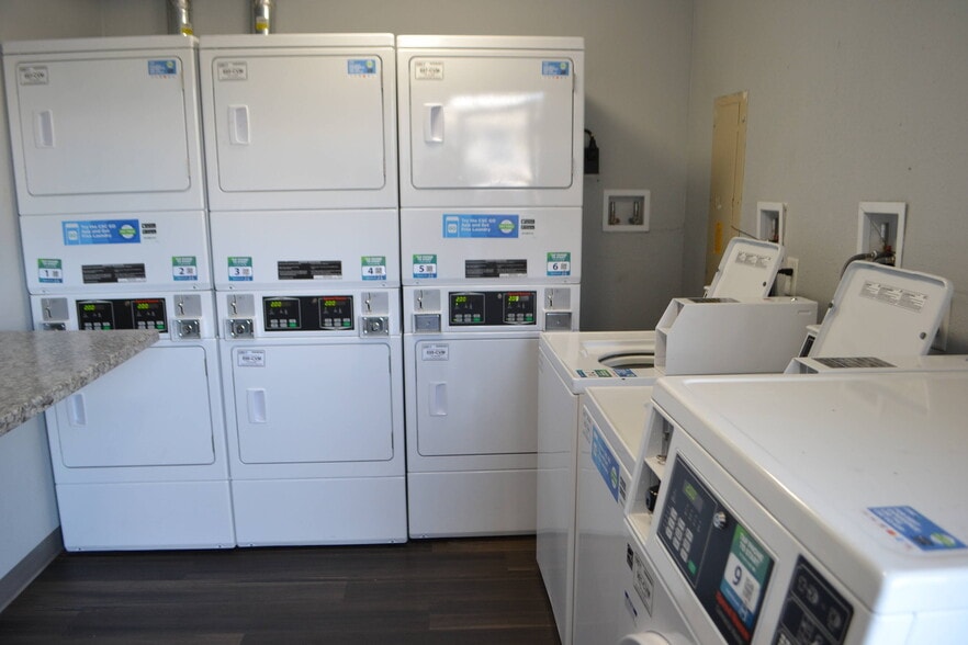 More Photos Of 10885 Harts Rd, Jacksonville Hotel For Sale