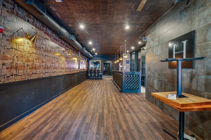 More Photos Of 1336 U St NW, Washington Bar For Sale