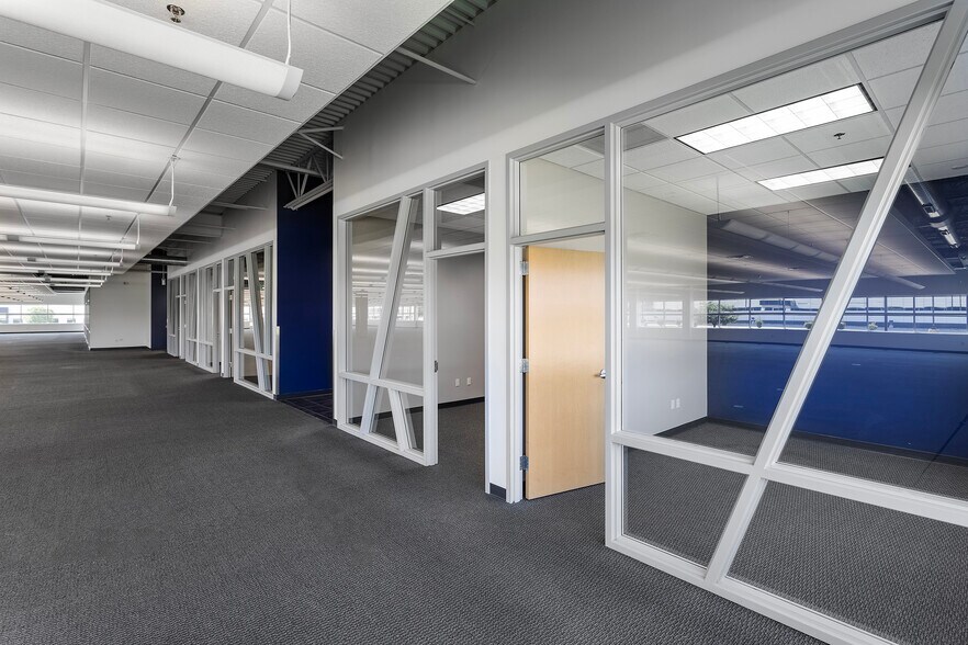 More Photos Of 12150 Meredith Dr, Urbandale Medical For Sale