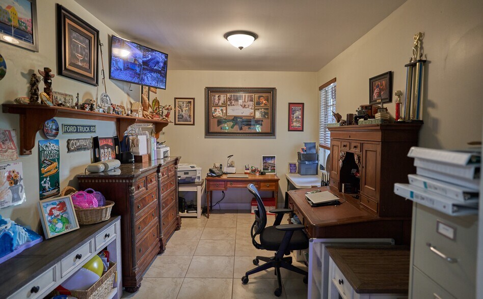 More Photos Of 19050 SW 194th Ave, Miami Specialty For Sale