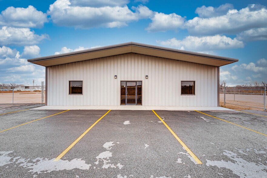 More Photos Of 3017 W County Road 115, Midland Warehouse For Lease