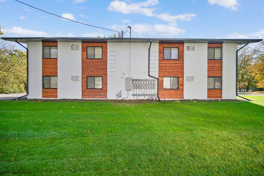 More Photos Of 2080 E Rand St, Hobart Apartments For Sale