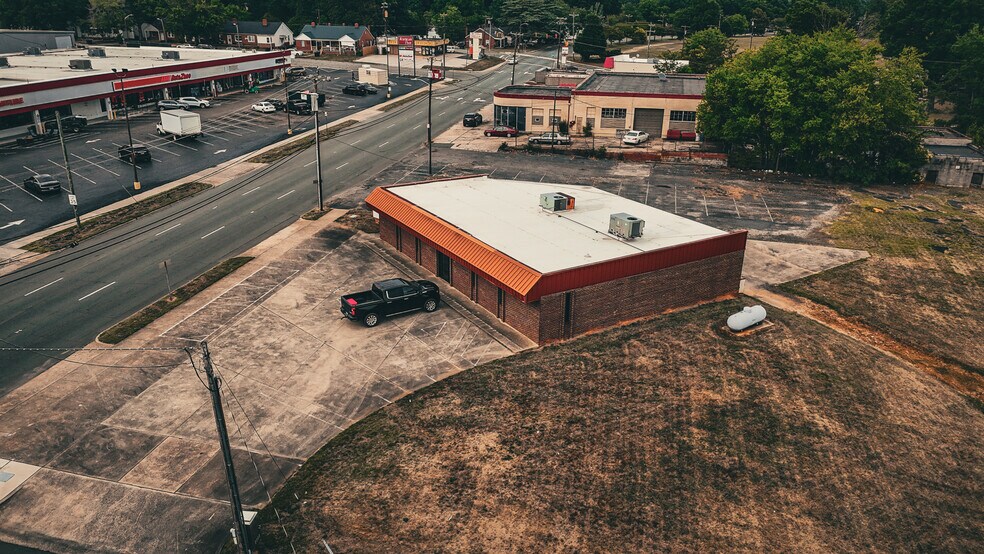 More Photos Of 509 N Church St, Burlington Office For Lease
