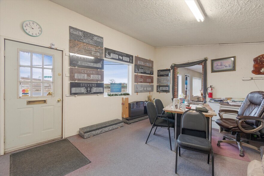 More Photos Of 101 Academy St, Kelso Distribution For Sale