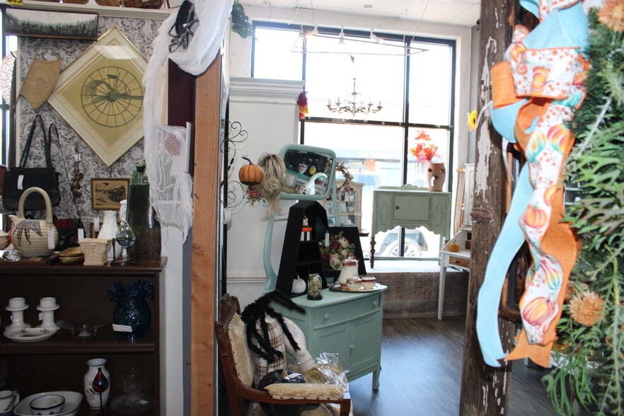 More Photos Of 120 Raleigh St, Fuquay-Varina Storefront For Sale