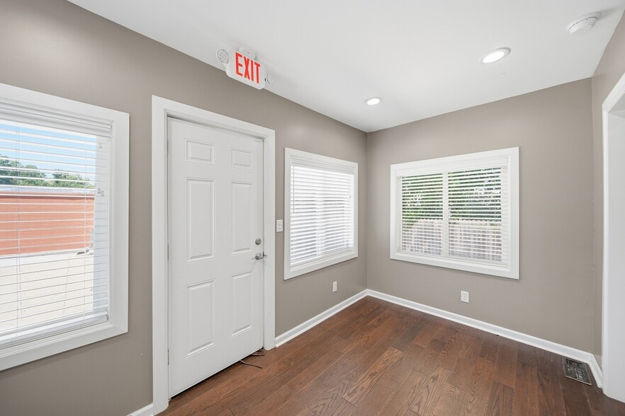 More Photos Of 1628 S Cincinnati Ave, Tulsa Office For Sale