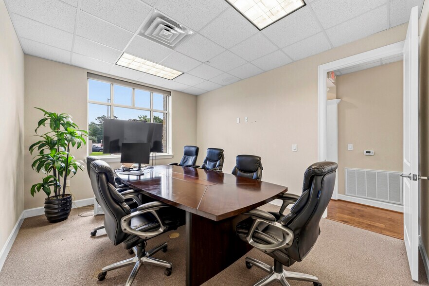 More Photos Of 2219 Sawdust Rd, The Woodlands Office For Sale