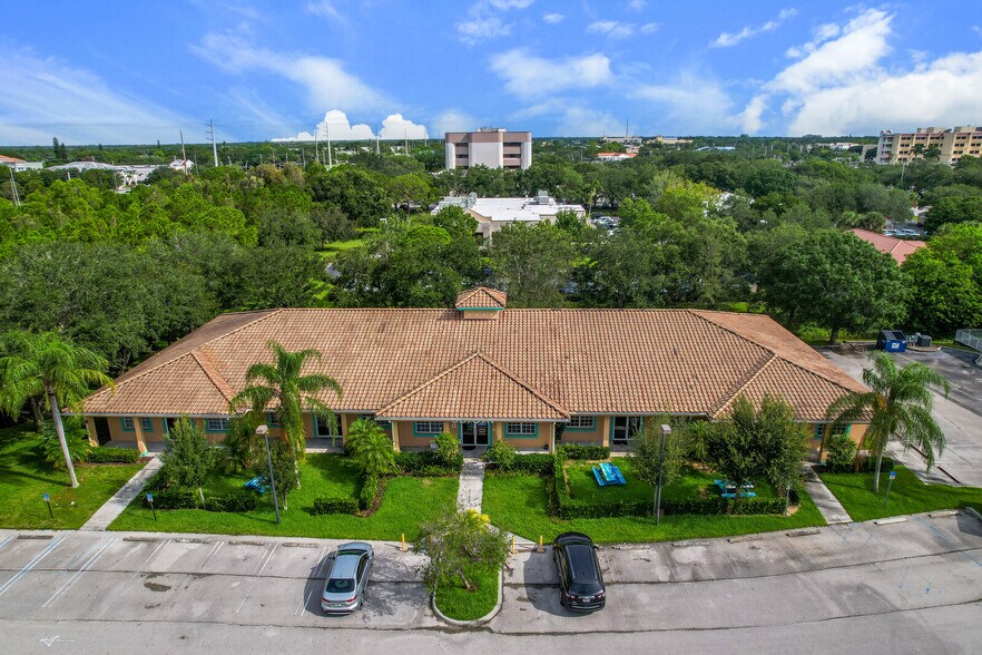 More Photos Of 1405 SE Goldtree Dr, Port Saint Lucie Medical For Lease