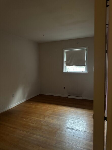 More Photos Of 73 Berlin Cross Keys Rd, Williamstown Specialty For Sale