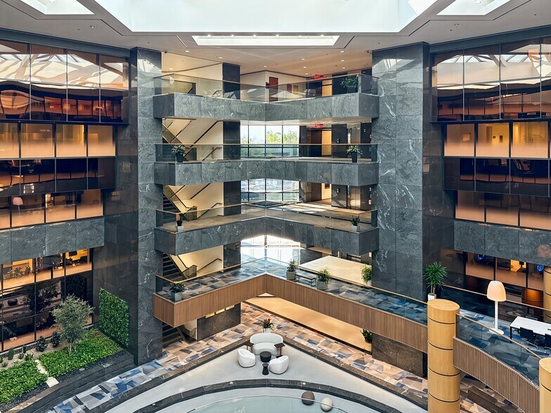 More Photos Of 11811 N Tatum Blvd, Phoenix Coworking Space