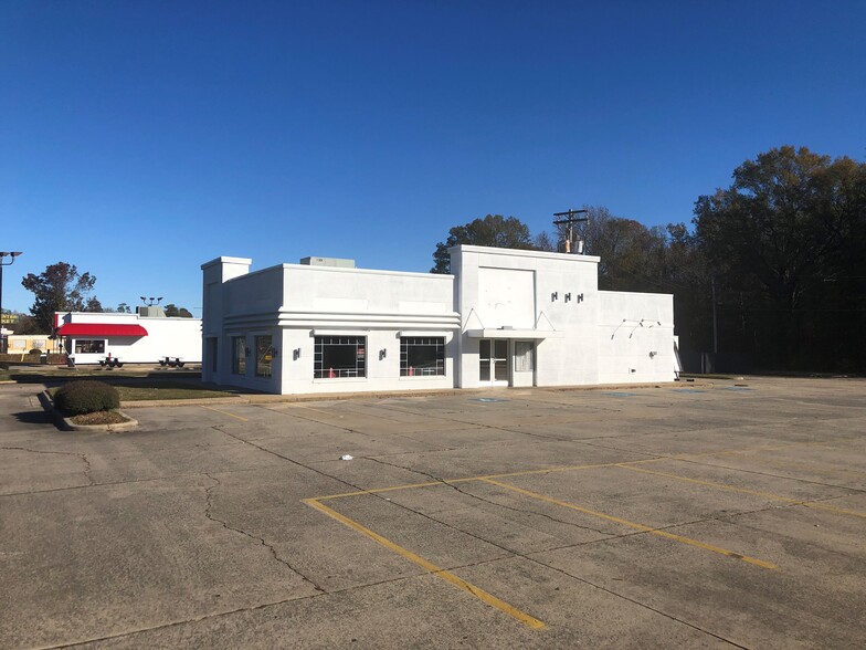 Primary Photo Of 401 N Blake St, Pine Bluff Fast Food For Lease